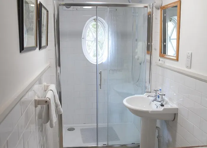 Vakantiehuis Anne's Grove Miniature Castle *