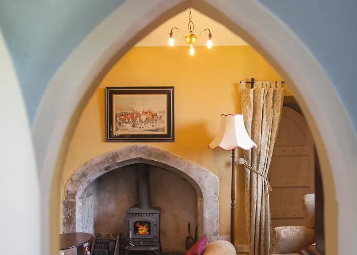 Anne's Grove Miniature Castle