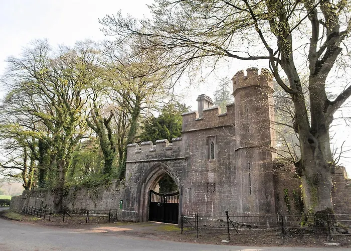 Anne's Grove Miniature Castle * Castletownroche